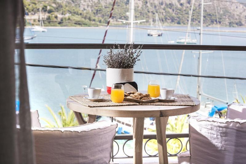 Argostoli Marina Suites Eksteriør billede