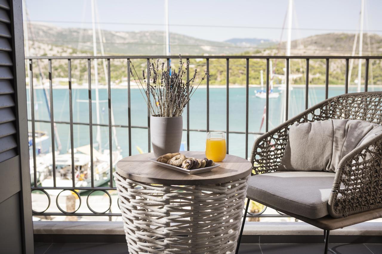 Argostoli Marina Suites Eksteriør billede