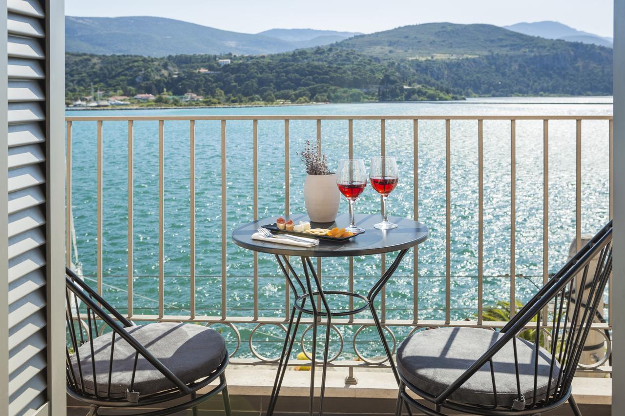 Argostoli Marina Suites Eksteriør billede