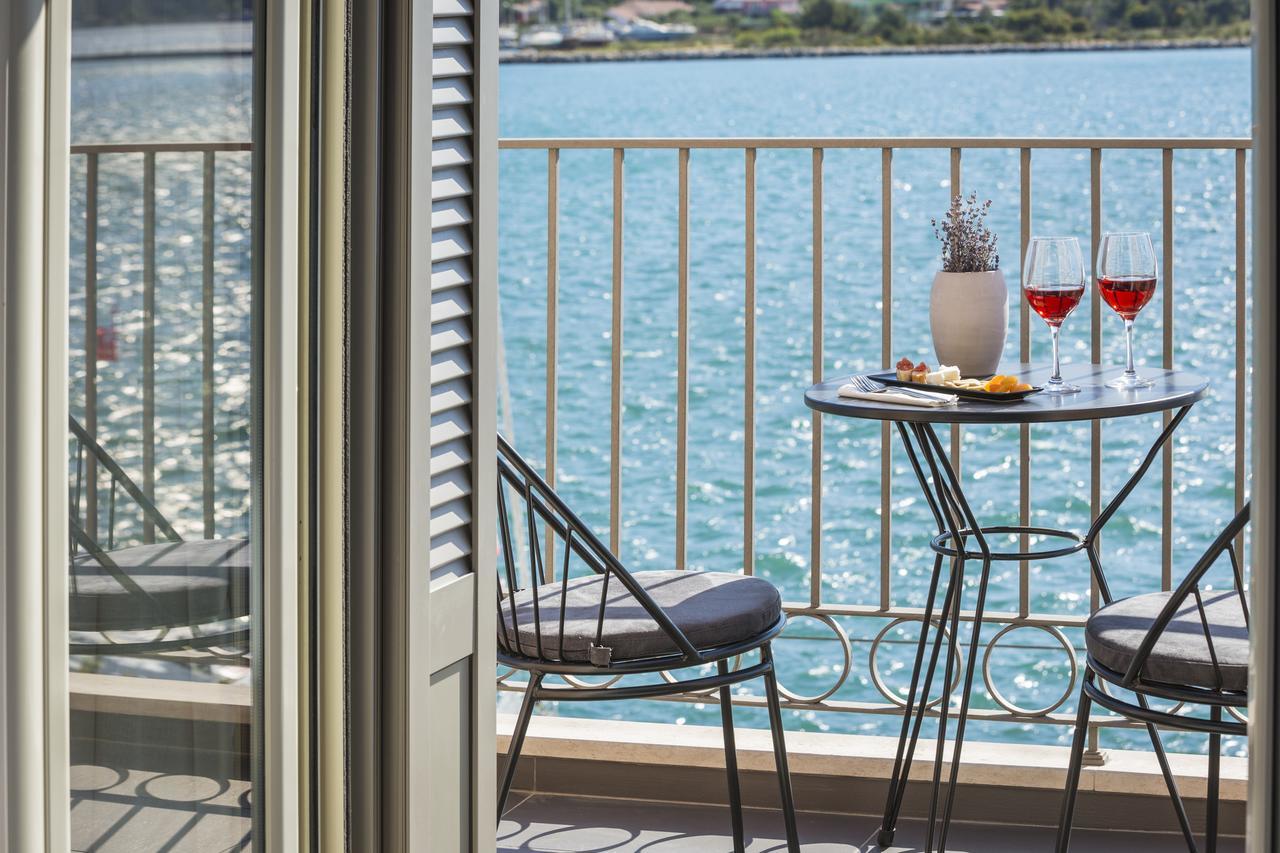 Argostoli Marina Suites Eksteriør billede