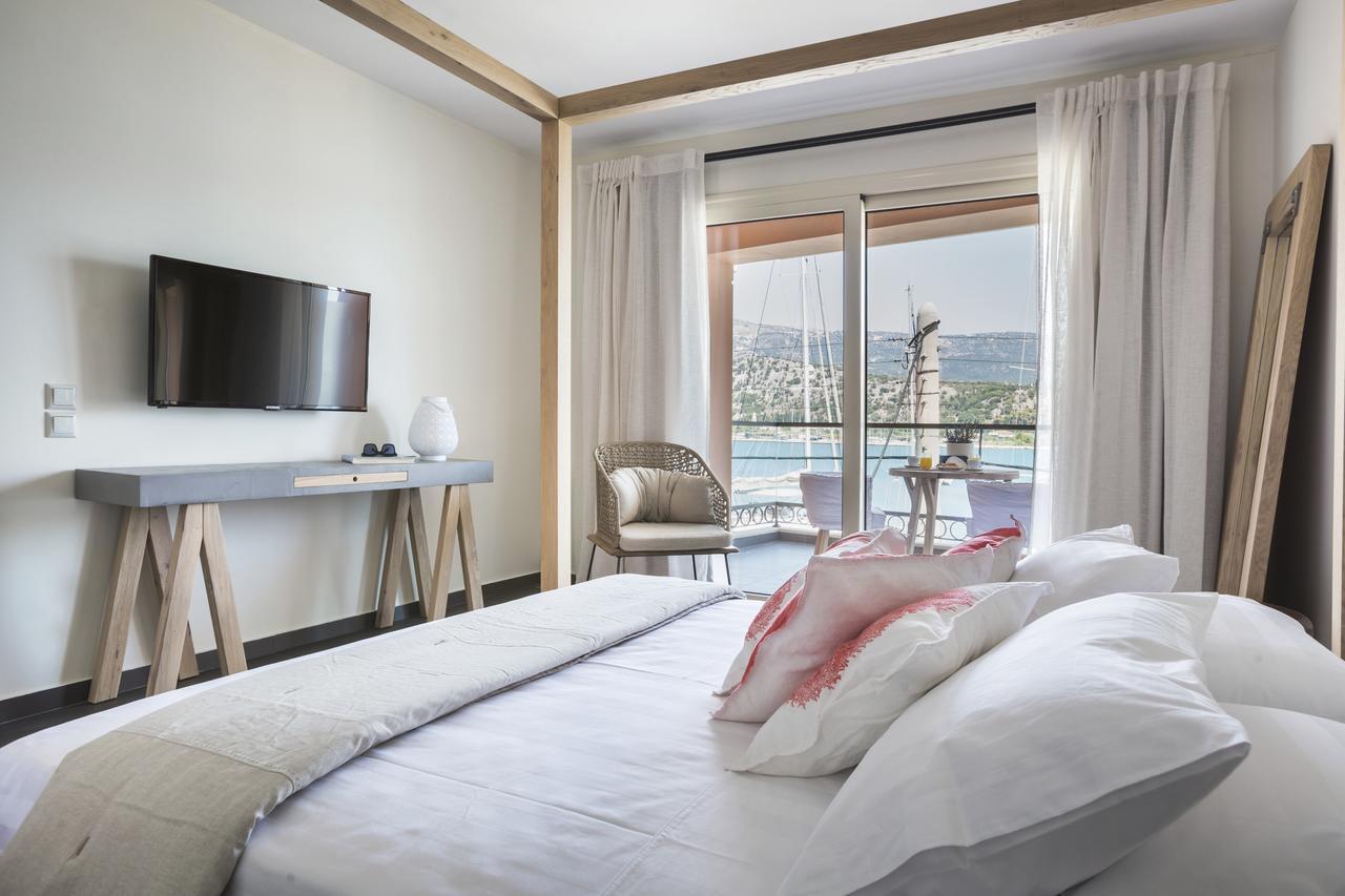 Argostoli Marina Suites Eksteriør billede