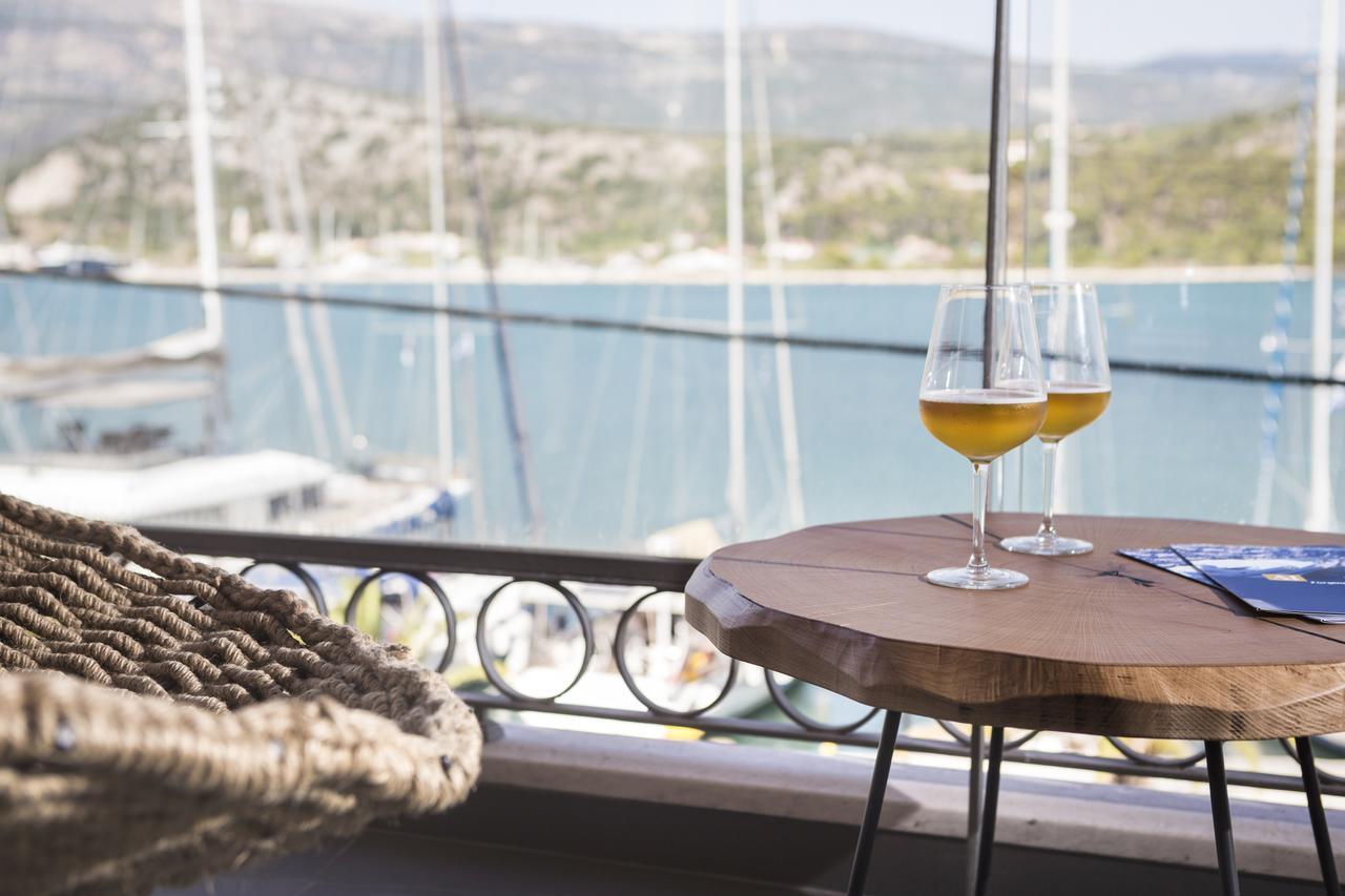 Argostoli Marina Suites Eksteriør billede